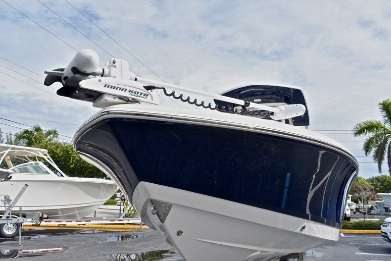Thumbnail 3 for Used 2015 Robalo 246 Cayman boat for sale in West Palm Beach, FL
