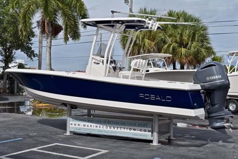 Thumbnail 6 for Used 2015 Robalo 246 Cayman boat for sale in West Palm Beach, FL