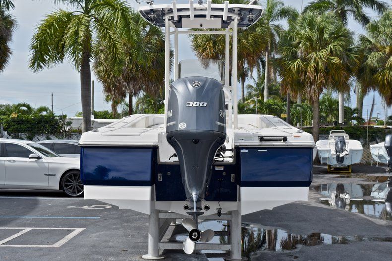Thumbnail 9 for Used 2015 Robalo 246 Cayman boat for sale in West Palm Beach, FL