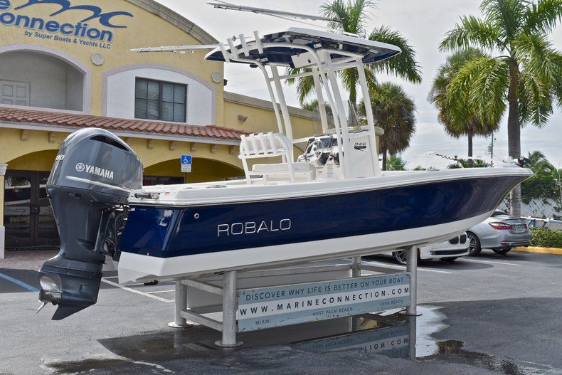 Thumbnail 11 for Used 2015 Robalo 246 Cayman boat for sale in West Palm Beach, FL