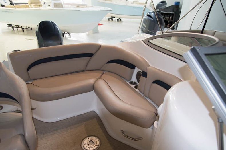 Thumbnail 8 for New 2015 Hurricane SunDeck SD 2000 OB boat for sale in Miami, FL