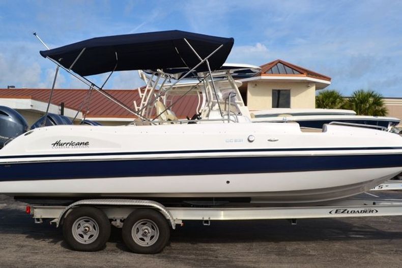 New 2016 Hurricane Sundeck Sport SS 231 OB boat for sale in Vero Beach, FL