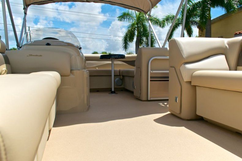 Thumbnail 1 for New 2014 Sweetwater 2286 Cruise 3 Gate boat for sale in Vero Beach, FL
