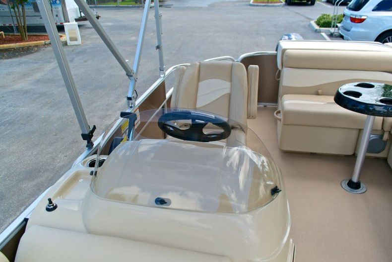 Thumbnail 29 for New 2014 Sweetwater 2286 Cruise 3 Gate boat for sale in Vero Beach, FL