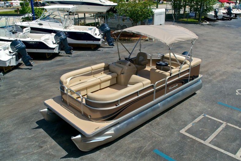 Thumbnail 38 for New 2014 Sweetwater 2286 Cruise 3 Gate boat for sale in Vero Beach, FL
