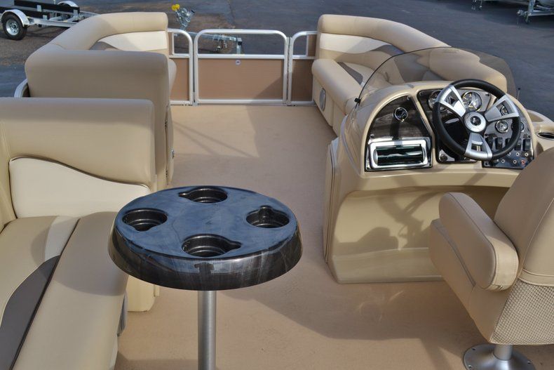 Thumbnail 41 for New 2014 Sweetwater 2286 Cruise 3 Gate boat for sale in Vero Beach, FL