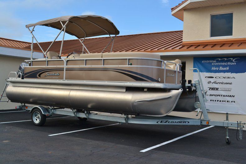 Thumbnail 52 for New 2014 Sweetwater 2286 Cruise 3 Gate boat for sale in Vero Beach, FL