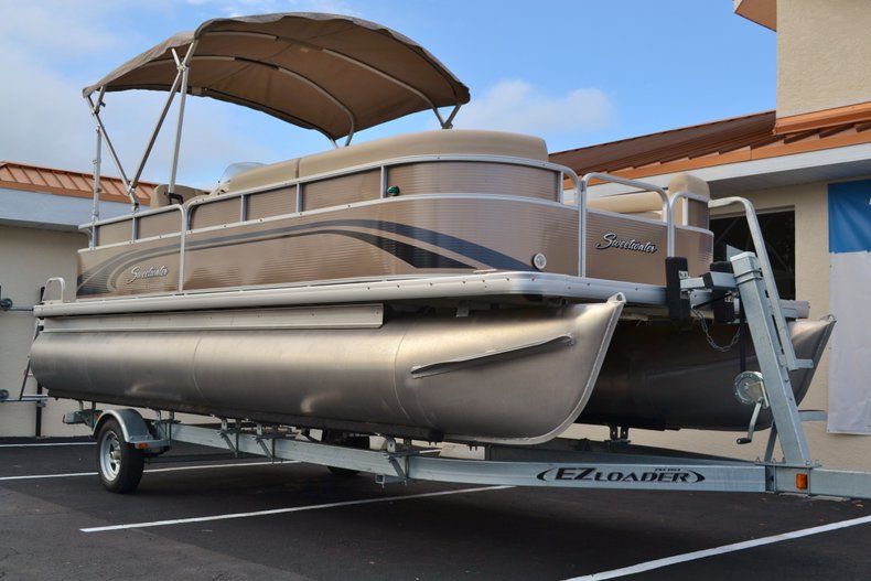 Thumbnail 53 for New 2014 Sweetwater 2286 Cruise 3 Gate boat for sale in Vero Beach, FL
