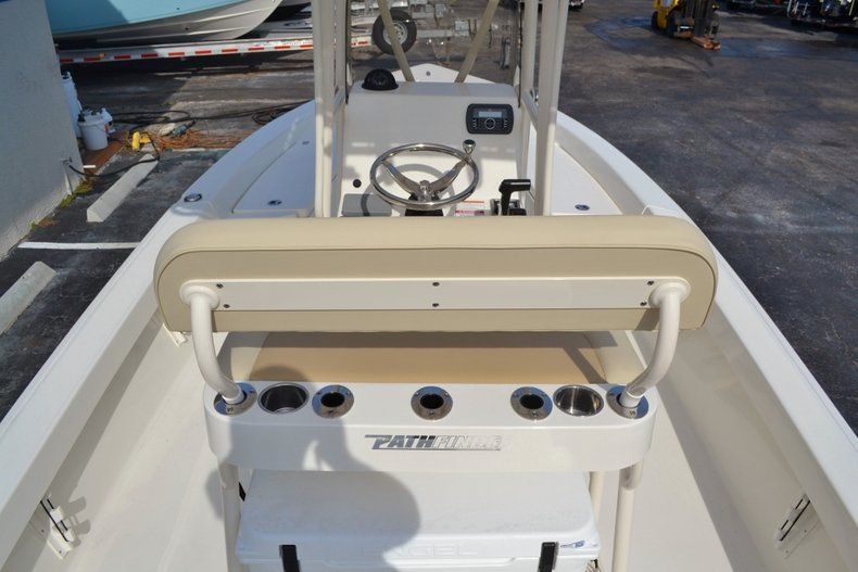 Thumbnail 9 for New 2016 Pathfinder 2200 TRS Bay Boat boat for sale in Vero Beach, FL