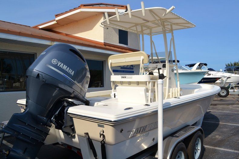 Thumbnail 6 for New 2016 Pathfinder 2200 TRS Bay Boat boat for sale in Vero Beach, FL