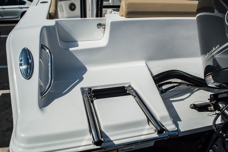 Thumbnail 8 for New 2016 Sportsman Open 212 Center Console boat for sale in West Palm Beach, FL