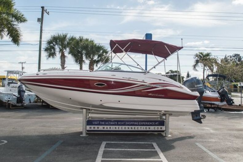 Thumbnail 4 for New 2014 Hurricane SunDeck SD 2200 OB boat for sale in West Palm Beach, FL