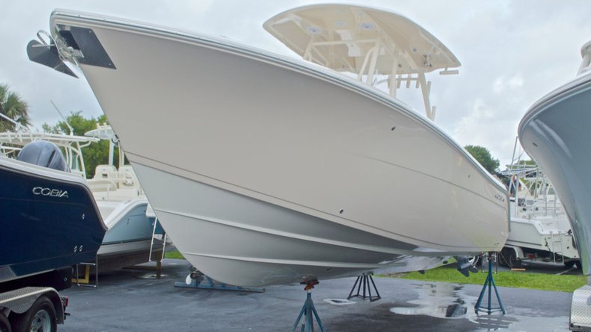 New 2016 Cobia 296 Center Console #N044 image 1