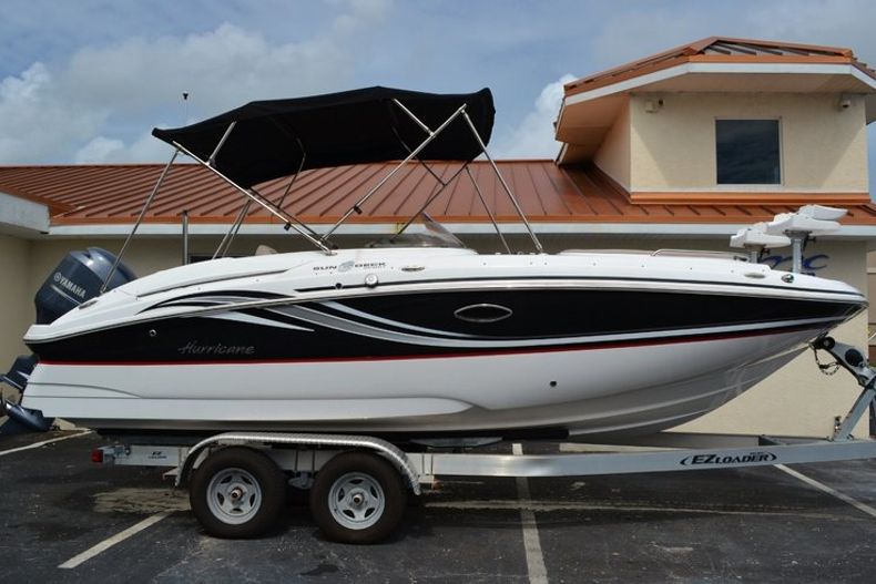 New 2015 Hurricane SunDeck Sport SS 220 OB boat for sale in West Palm Beach, FL