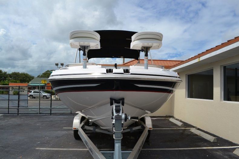 Thumbnail 2 for New 2015 Hurricane SunDeck Sport SS 220 OB boat for sale in West Palm Beach, FL