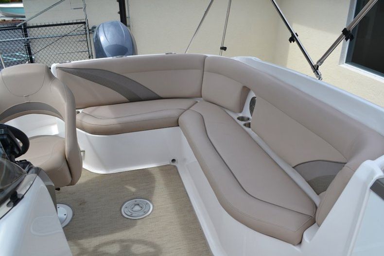 Thumbnail 19 for New 2015 Hurricane SunDeck Sport SS 220 OB boat for sale in West Palm Beach, FL