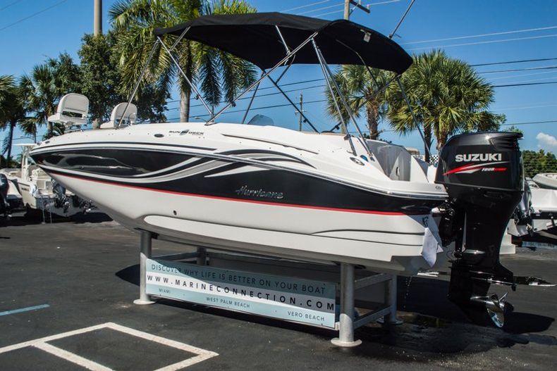 Thumbnail 5 for New 2015 Hurricane SunDeck Sport SS 220 OB boat for sale in West Palm Beach, FL
