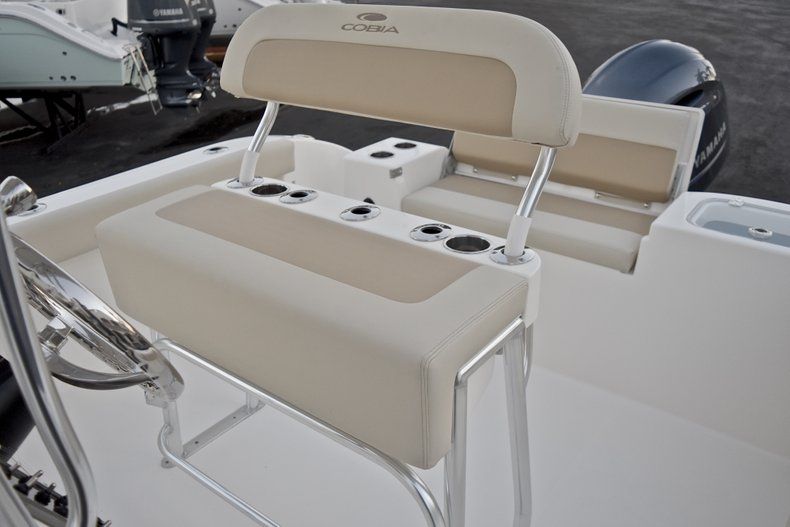 Thumbnail 19 for New 2018 Cobia 220 Center Console boat for sale in West Palm Beach, FL