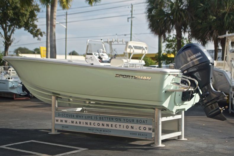 Thumbnail 5 for New 2017 Sportsman 19 Island Reef boat for sale in Vero Beach, FL