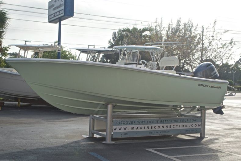 Thumbnail 3 for New 2017 Sportsman 19 Island Reef boat for sale in Vero Beach, FL