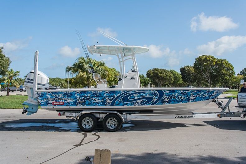 Thumbnail 4 for New 2016 Sportsman Masters 247 Elite Bay Boat boat for sale in Miami, FL