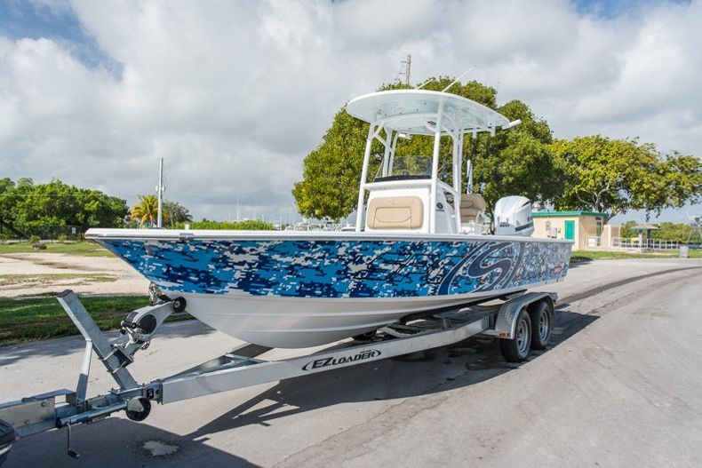 Thumbnail 6 for New 2016 Sportsman Masters 247 Elite Bay Boat boat for sale in Miami, FL