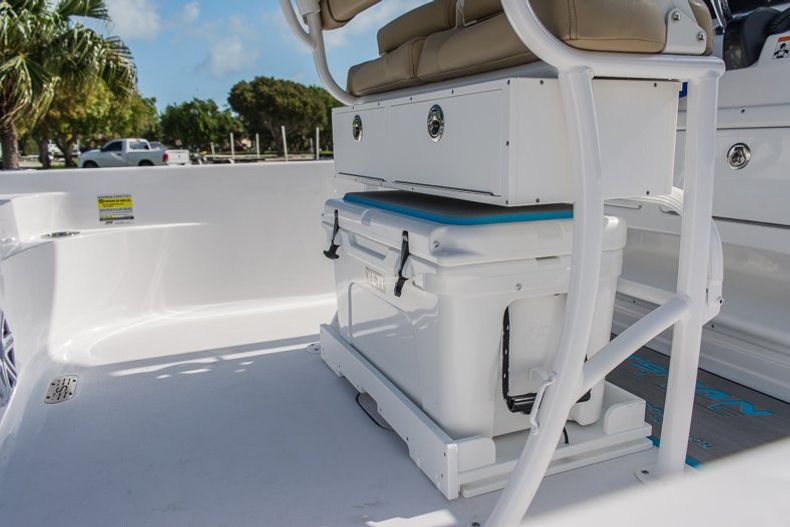 Thumbnail 16 for New 2016 Sportsman Masters 247 Elite Bay Boat boat for sale in Miami, FL