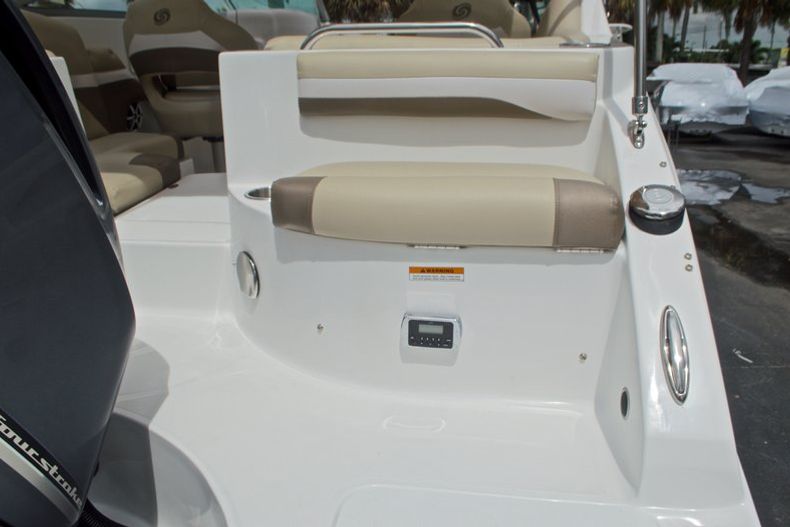 Thumbnail 14 for New 2017 Hurricane SunDeck SD 2486 OB boat for sale in West Palm Beach, FL