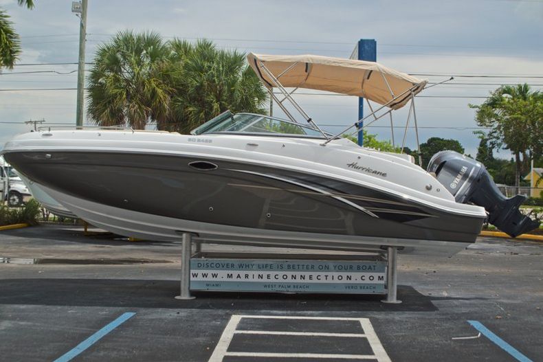 Thumbnail 4 for New 2017 Hurricane SunDeck SD 2486 OB boat for sale in West Palm Beach, FL