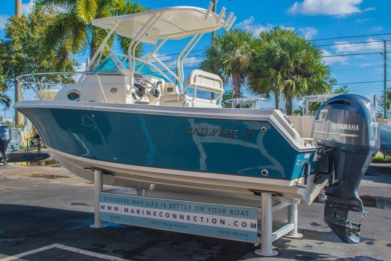 Thumbnail 5 for New 2016 Sailfish 220 Walkaround boat for sale in West Palm Beach, FL