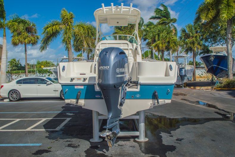 Thumbnail 6 for New 2016 Sailfish 220 Walkaround boat for sale in West Palm Beach, FL