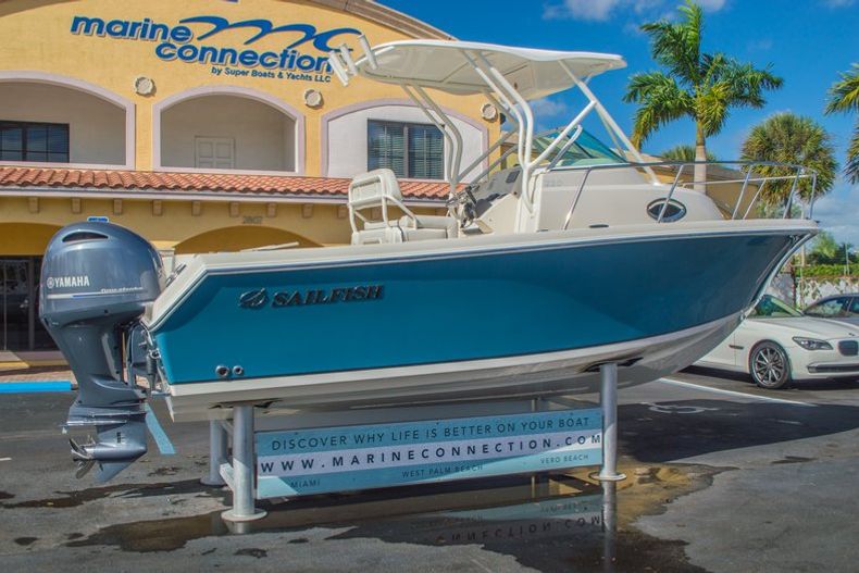 Thumbnail 7 for New 2016 Sailfish 220 Walkaround boat for sale in West Palm Beach, FL