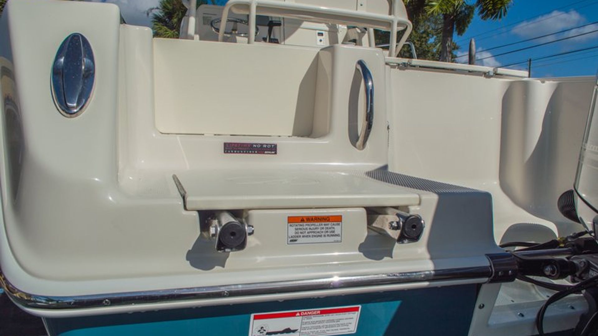 New 2016 Sailfish 220 Walkaround #0186 image 11