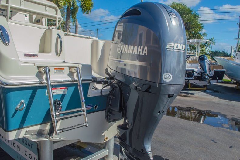 Thumbnail 12 for New 2016 Sailfish 220 Walkaround boat for sale in West Palm Beach, FL