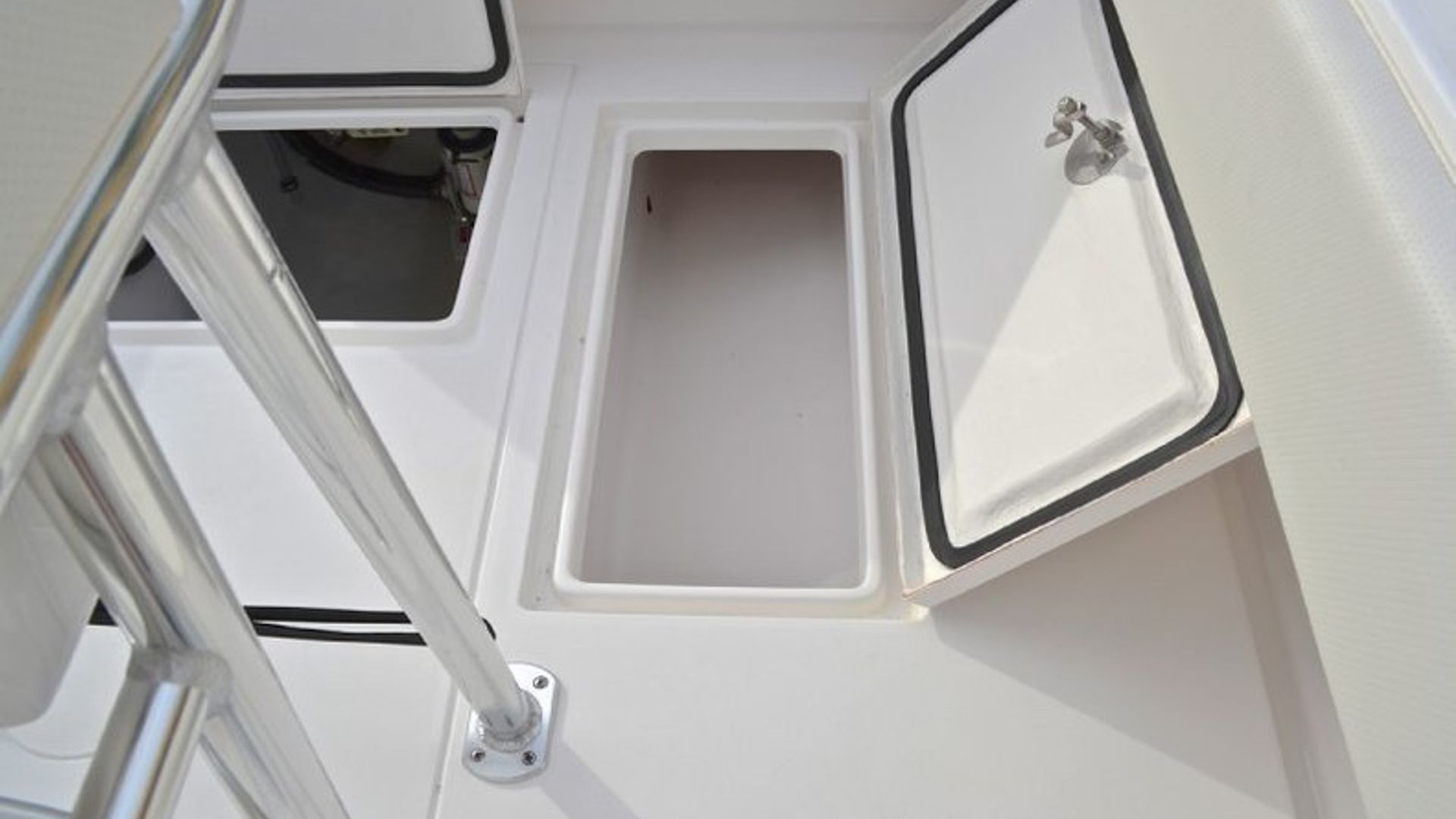 New 2013 Contender 25 Tournament Center Console #C355 image 36