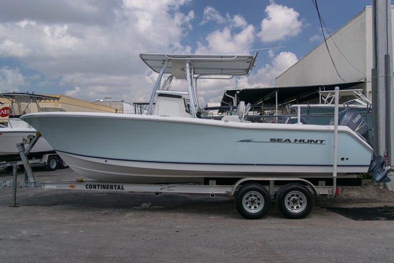Used 2010 Sea Hunt Gamefish 24 Center Console Boat For Sale In Miami Fl 0232 New Used Boat Dealer Marine Connection