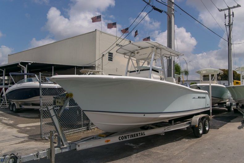 Thumbnail 6 for Used 2010 Sea Hunt Gamefish 24 Center Console boat for sale in Miami, FL