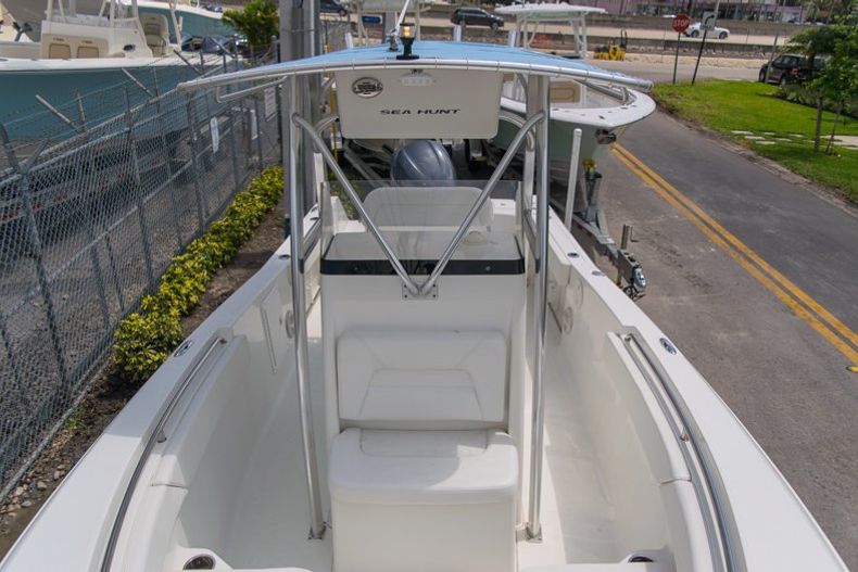 Thumbnail 57 for Used 2010 Sea Hunt Gamefish 24 Center Console boat for sale in Miami, FL
