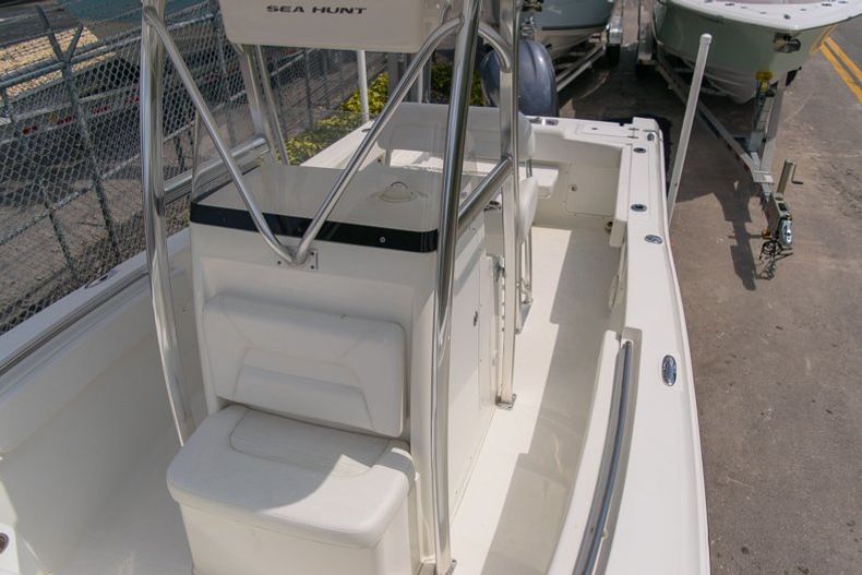 Thumbnail 58 for Used 2010 Sea Hunt Gamefish 24 Center Console boat for sale in Miami, FL
