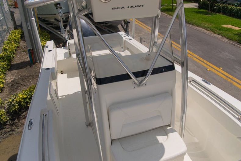 Thumbnail 60 for Used 2010 Sea Hunt Gamefish 24 Center Console boat for sale in Miami, FL