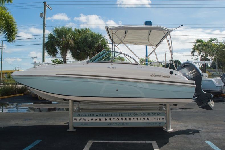 Thumbnail 4 for New 2016 Hurricane SunDeck SD 187 OB boat for sale in West Palm Beach, FL