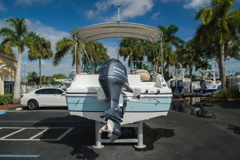 Thumbnail 6 for New 2016 Hurricane SunDeck SD 187 OB boat for sale in West Palm Beach, FL
