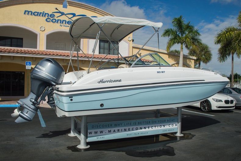 Thumbnail 7 for New 2016 Hurricane SunDeck SD 187 OB boat for sale in West Palm Beach, FL