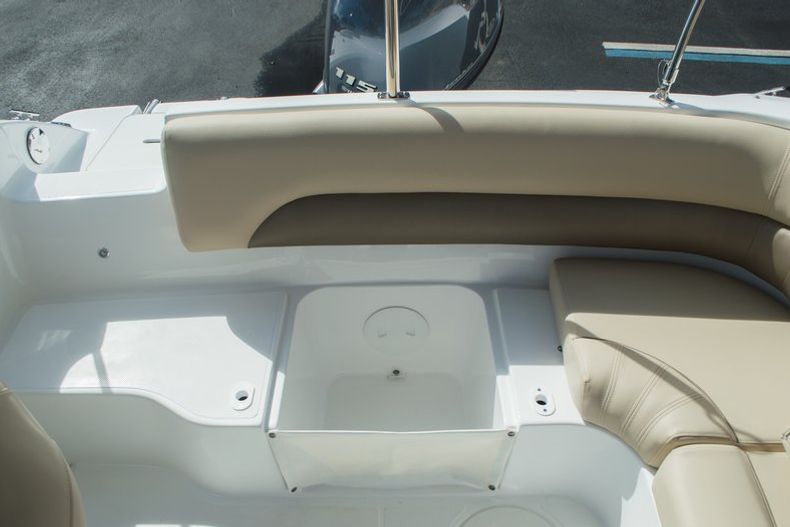 Thumbnail 40 for New 2016 Hurricane SunDeck SD 187 OB boat for sale in West Palm Beach, FL