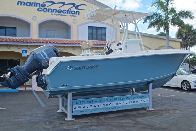 Thumbnail 7 for New 2017 Sailfish 220 CC Center Console boat for sale in Vero Beach, FL