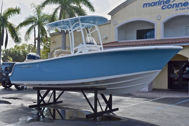 Thumbnail 1 for New 2018 Sportsman Heritage 231 Center Console boat for sale in Miami, FL
