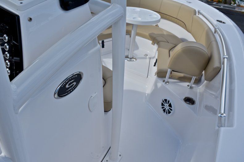 Thumbnail 38 for New 2018 Sportsman Heritage 231 Center Console boat for sale in Miami, FL