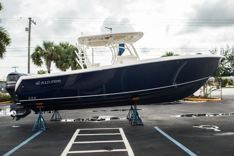 Thumbnail 4 for New 2015 Sailfish 320 CC Center Console boat for sale in West Palm Beach, FL