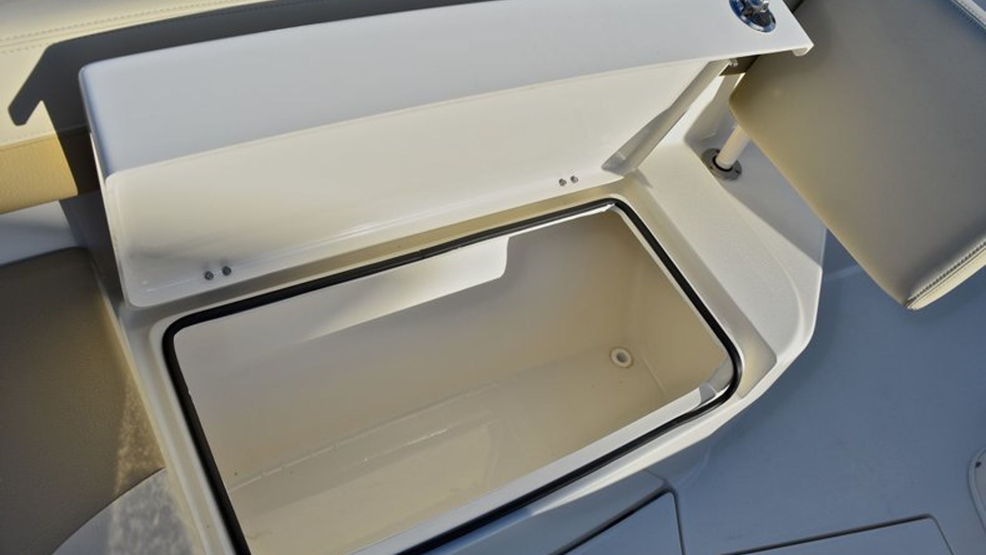 New 2018 Cobia 277 Center Console #W030 image 55