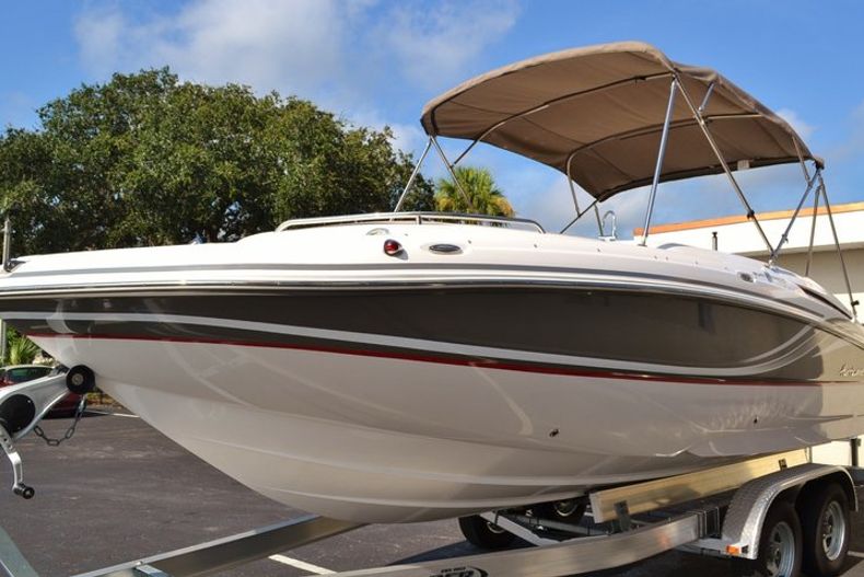 Thumbnail 3 for New 2014 Hurricane SunDeck Sport SS 220 OB boat for sale in Miami, FL